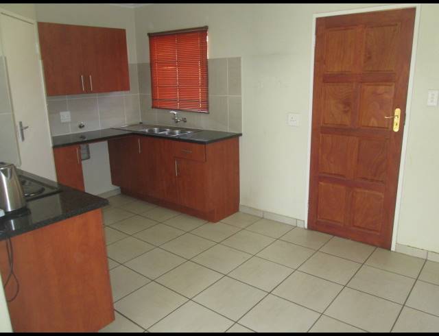 3 BEDROOM SIMPLEX RENTED IN EQUESTRIA